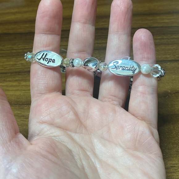 Silver Peace Hope & Serenity Bracelet With Heart Charm And Toggle Clasp - Picture 4 of 4